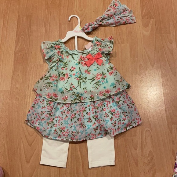 *BRAND NEW* 4 piece floral set